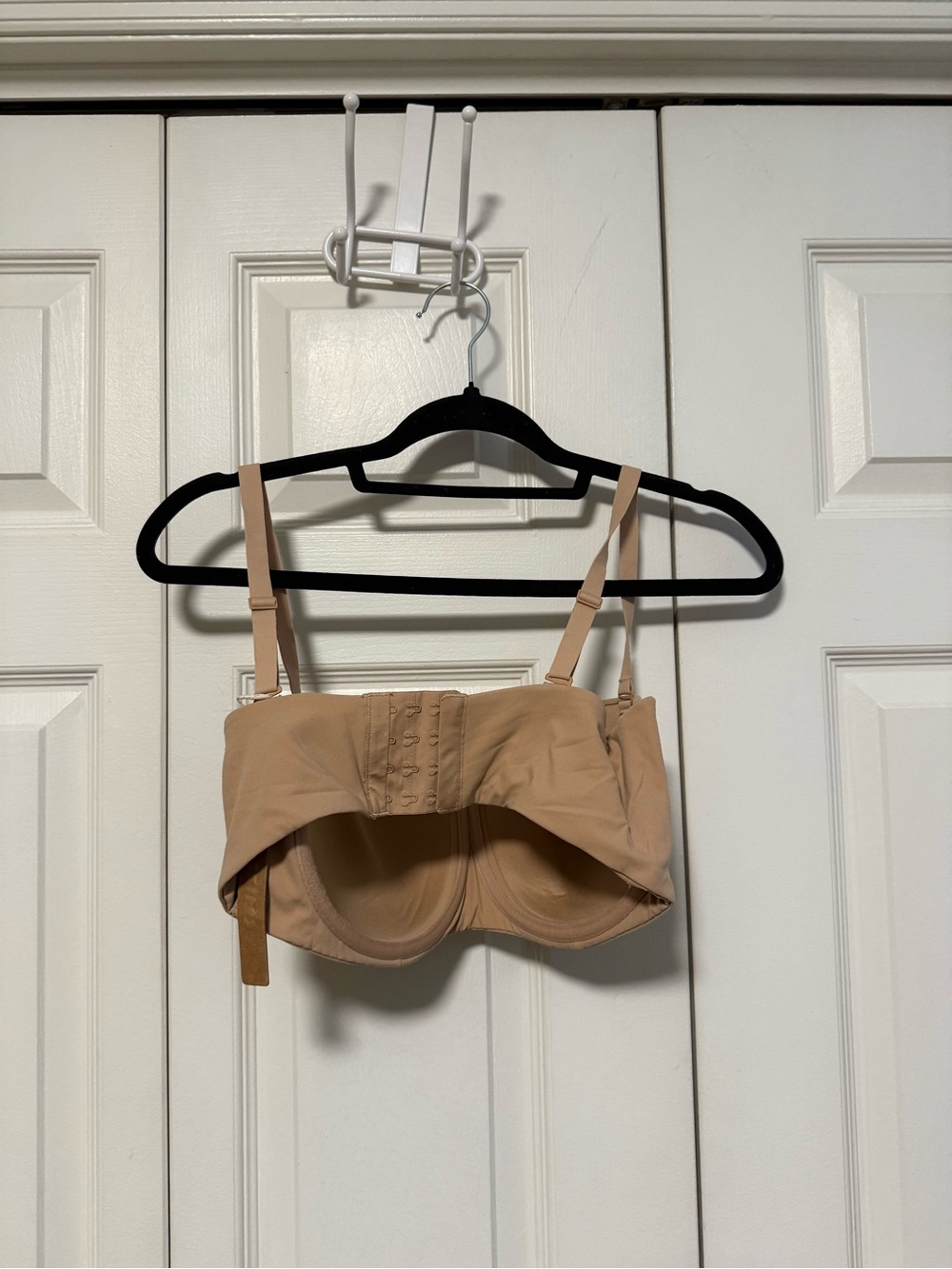 SKIMS Nude Strapless Convertible Bra